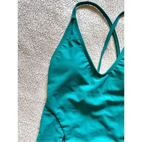 Cutout Detail One Piece Swimsuit / Bathing Suit Green Medium - Picture 2 of 7